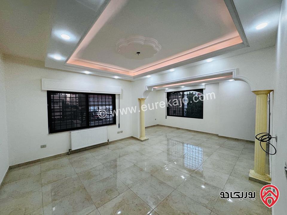 شقة طابقية فخمة طابق ثالث مساحة 344م (مجددة بالكامل) للبيع في عمان - تلاع العلي