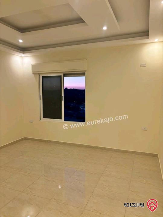 شقة طابق ارضي مساحة 190م للبيع في الزرقاء الجديدة