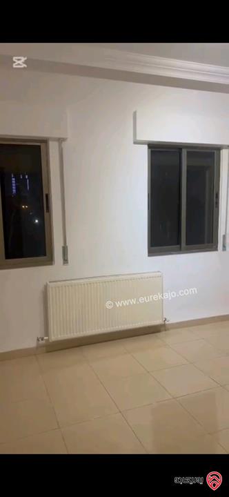 شقة مساحة 204م طابق أول للبيع في عمان - دير غبار