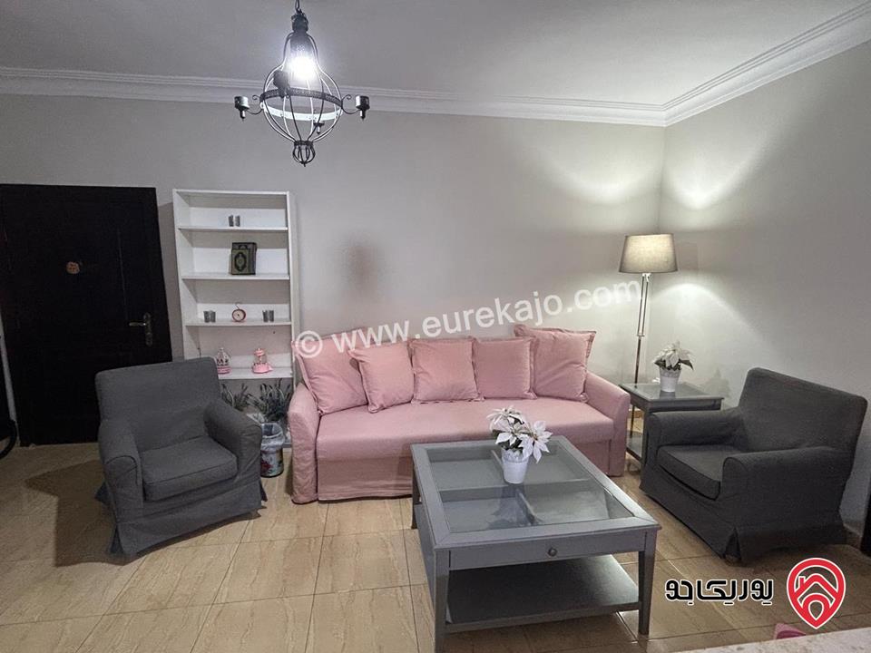 شقة مفروشة شبه ارضية مساحة 140م داخلي و 200م خارجي للإيجار في عمان - البنيات