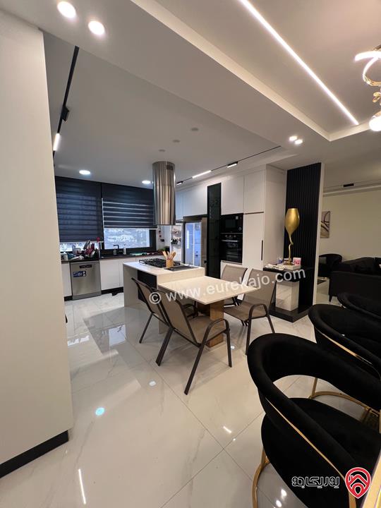 شقة فخمة طابق ثالث دوبلكس مساحة 300م للبيع مفروشة في عمان - مرج الحمام