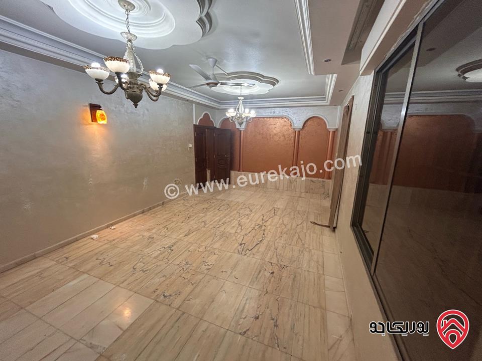 فيلا مساحة 931م على أرض 906م للبيع في عمان - المدينة الرياضية 