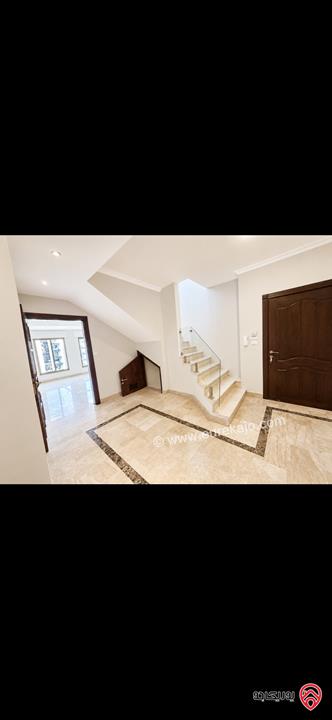 Semi furnished Duplex Rooftop 280 Sqm with spacious Terrace for Rent in Amman - Abdoun