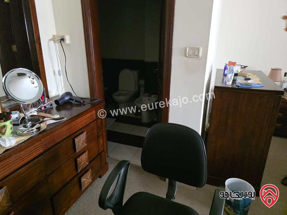 شقة طابق ثالث مساحة 180م للبيع في عمان - خلدا 