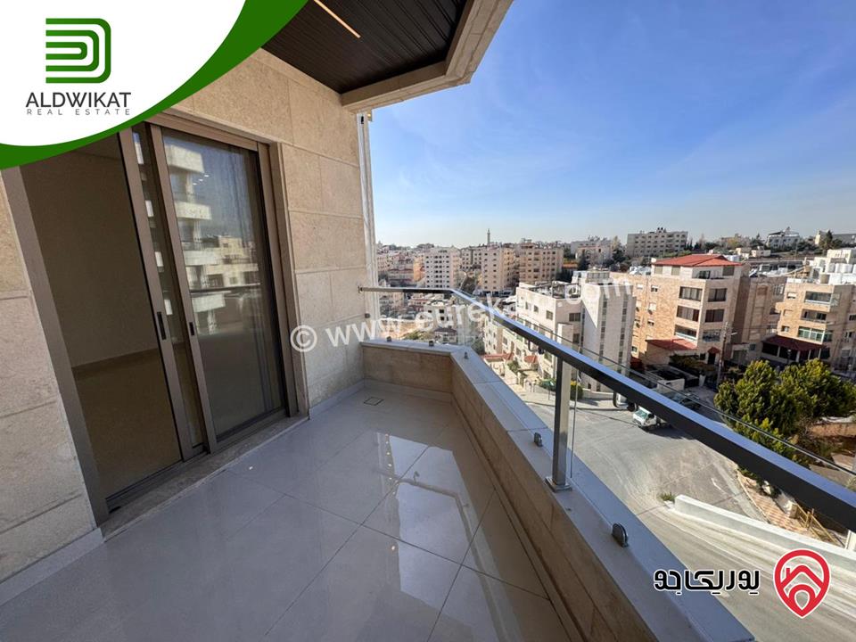 شقة طابقية مع روف للبيع في عمان - تلاع العلي مساحة البناء 260م ومساحة الترس 70م على شارعين