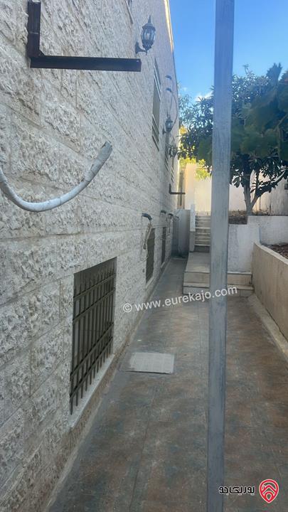 فيلا مجددة مساحة 440م على أرض 980م للبيع في الفحيص – منطقة الرهوة موقع مميز 