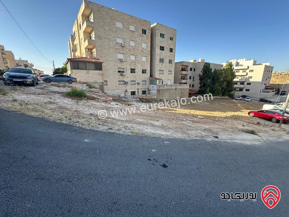 ارض مميزة مساحة 823م على شارعين مع منسوب للبيع في عمان - طبربور