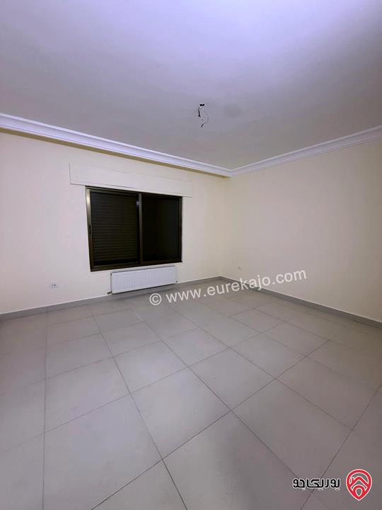 شقة فارغة مساحة 195م داخلي و 70م خارجي للايجار في عمان - البنيات 