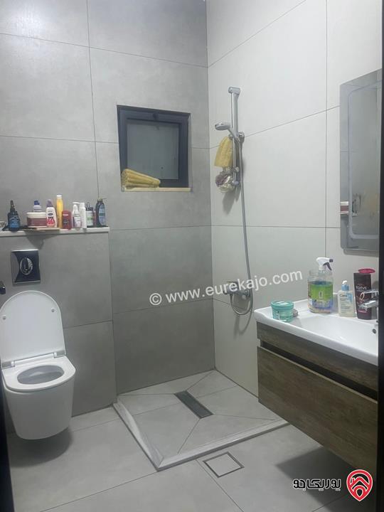 فيلا مساحة 200م على ارض 420م للبيع في عمان - ابو نصير 