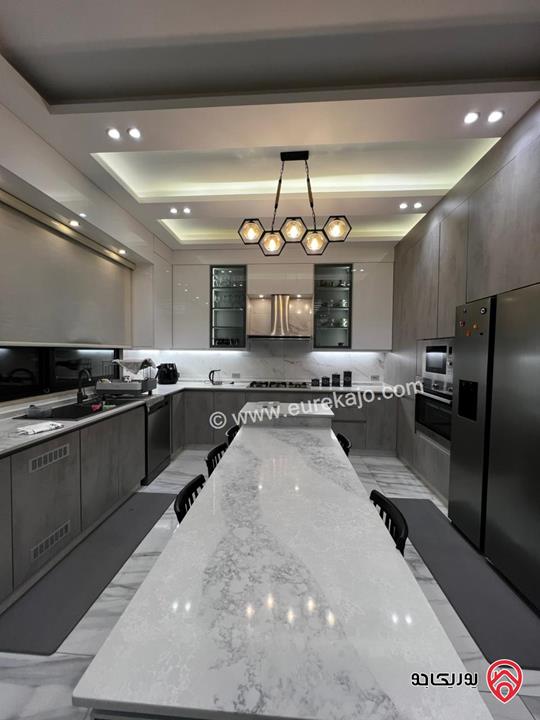 شقة فاخرة جديدة طابق ثالث دوبلكس مساحة 230م للبيع في عمان – خلدا