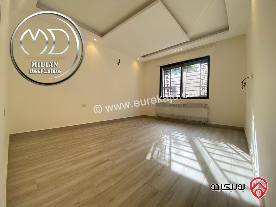 شقة جديدة شبه ارضي فارغة للايجار في عمان - دابوق مساحة 200م مع تراسات 150م تشطيبات وديكورات عصرية فاخرة