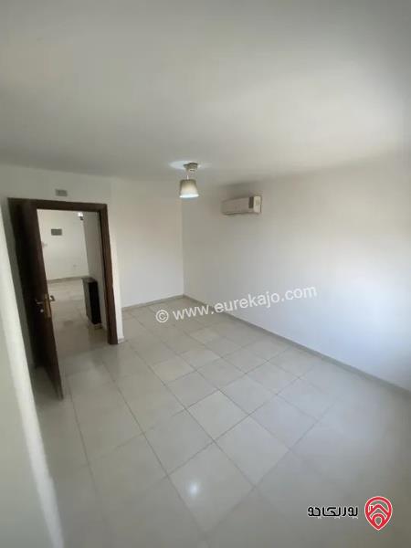 شقة فارغة مساحة 120م طابق أول للايجار في عمان - جبل الحسين