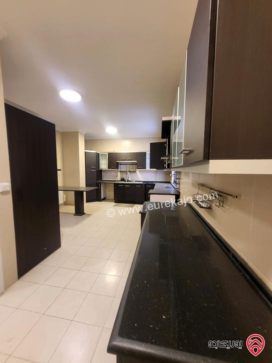 شقة مساحة 235م داخلي و 150م للبيع في عمان - الكرسي