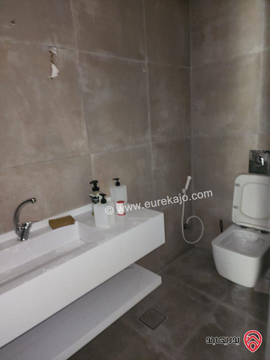 مكتب طابق ارضي مساحة 240م للايجار في عمان - ام السماق 