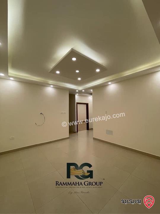 شاليه مميز مساحة الأرض 350م والنباء 176م للبيع في منطقة البحر الميت ( الجوفه ) 