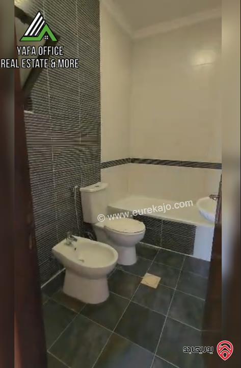 شقة مميزة طابق ثالث مساحة 185م للايجار في عمان - الرابية   