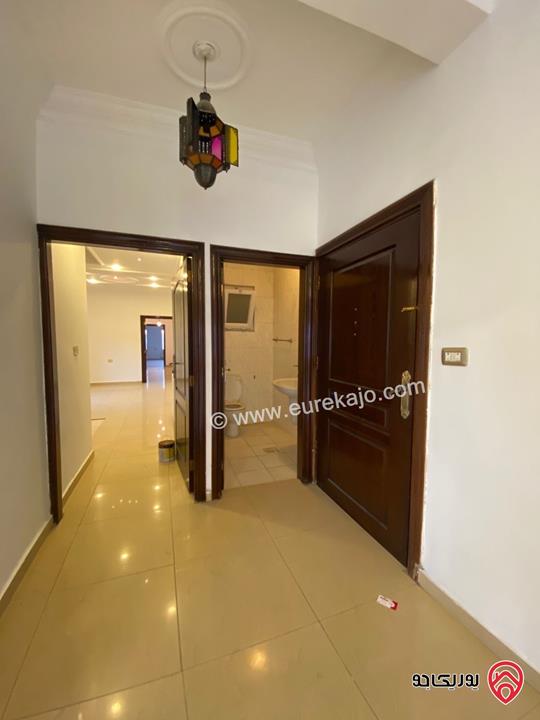 شقة طابق ثالث مساحة 200 م للبيع او للإيجار في عمان - تلاع العلي 