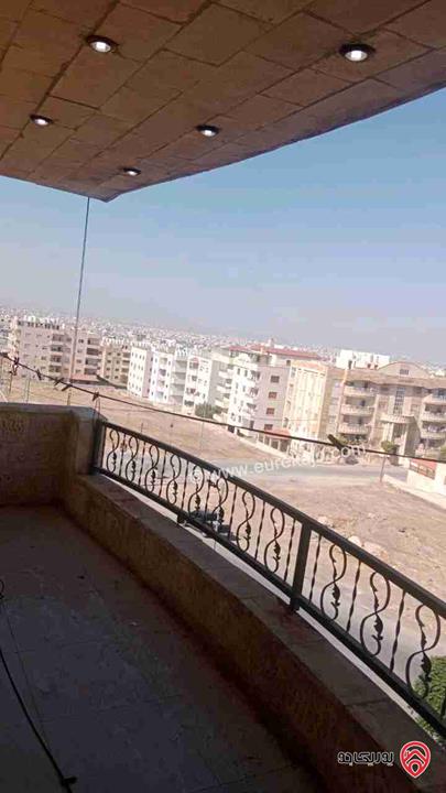 شقة مساحة 150م طابق رابع للبيع في اربد - حي الأطباء  