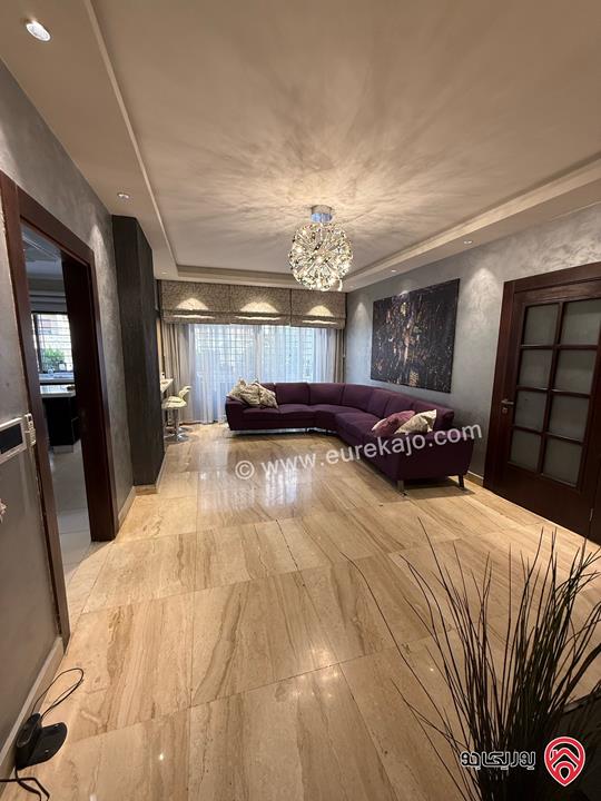 شقة ارضية مساحة 204م داخلي و 120م خارجي للبيع في عمان - الصويفية