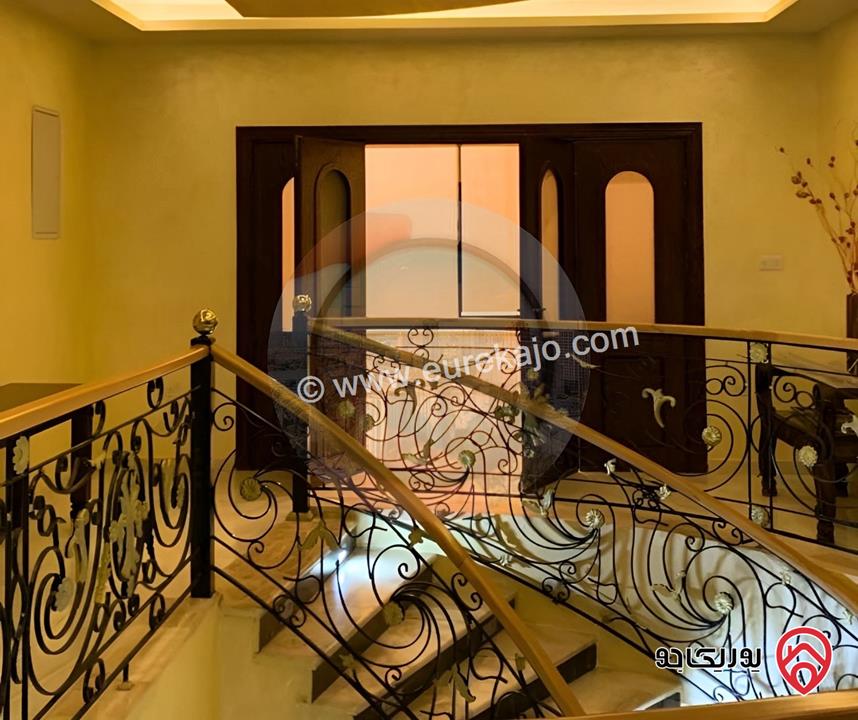 فيلا فاخرة مساحة 646م على أرض 750م للبيع بداعي السفر في عمان - ناعور/ بلعاس