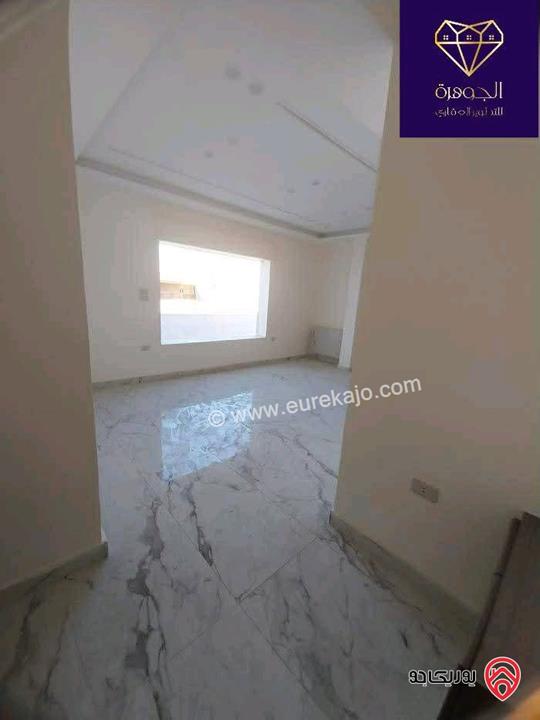 شقة طابق اخير مع روف دوبلكس مساحة 240م لم يسكن للبيع في عمان - تلاع العلي 