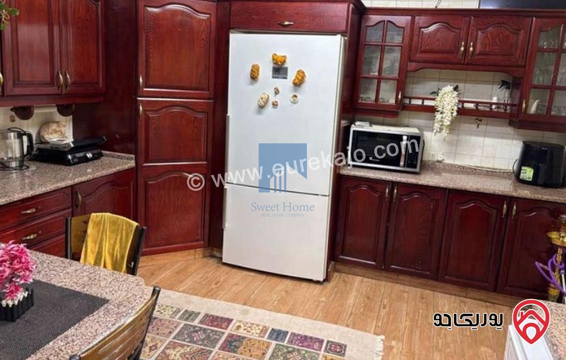 شقة مساحة 180م مع حديقة وترسات 120م للبيع في عمان - خلدا