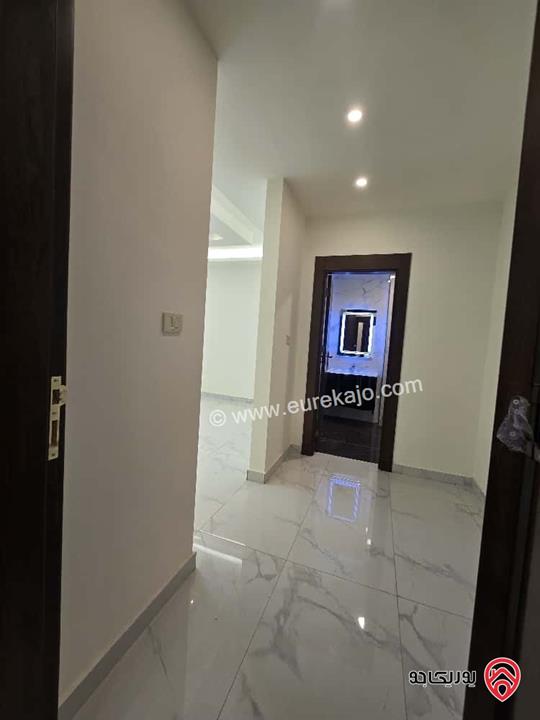 شقة طابق ثالث دوبلكس مساحة 280م للايجار في عمان - طريق المطار 