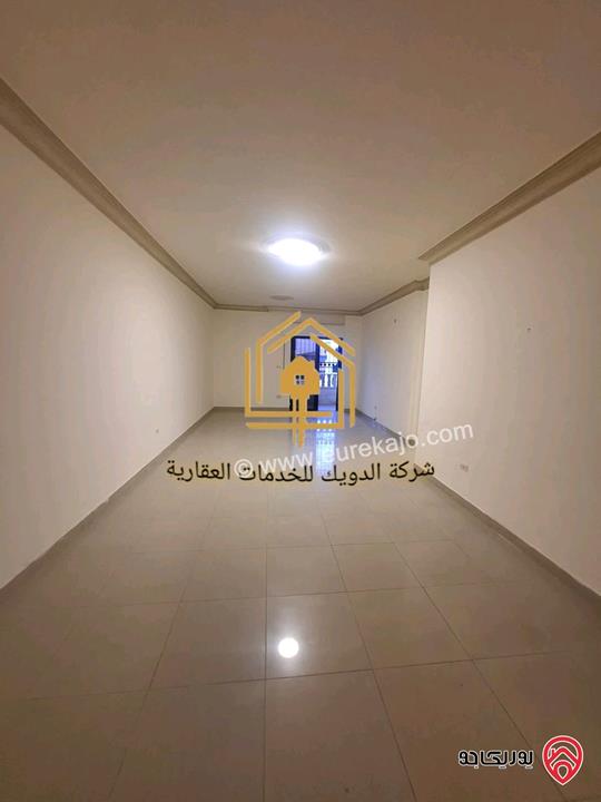 شقة فارغة طابق ثالث مع مصعد مساحة 110م للإيجار في عمان - ام السماق 