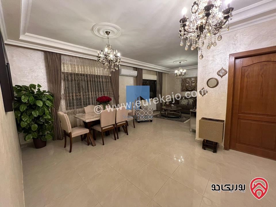 شقة فاخرة للبيع في عمان - الكرسي - خلف إدارة السير طابق ثالث 180م مع روف 120م بسعر مغري