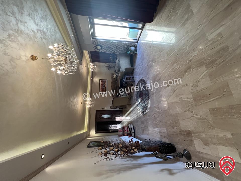 شقة فاخرة مساحة 220م طابق أول للبيع في عمان - تلاع العلي