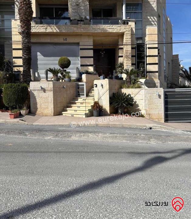 فيلا فخمة مساحة 740م على أرض 750م للبيع في عمان - دابوق 