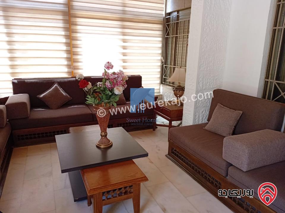 شقة أرضية مساحة 185م مع ترس 30م تشطيب سوبر ديلوكس للبيع في عمان - تلاع العلي