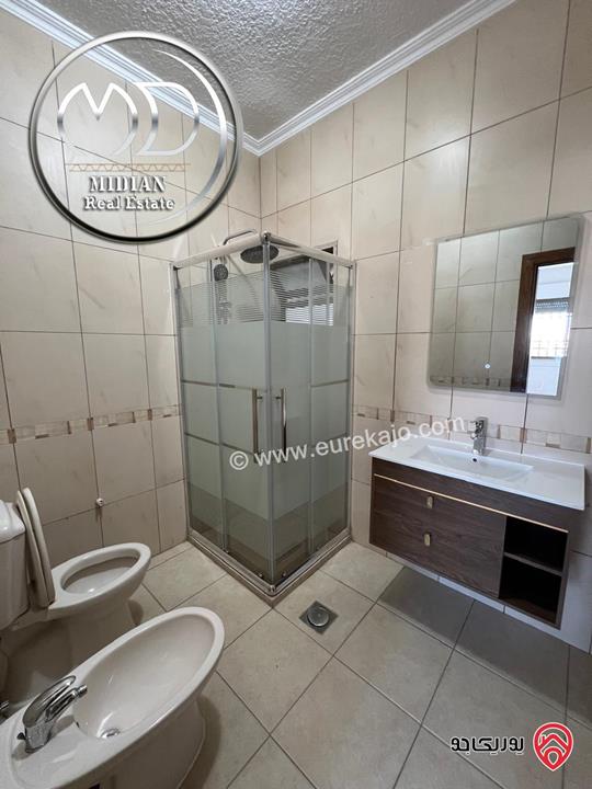 شقة فارغة للايجار في عمان - ام السماق مساحة 235م طابق ثالث تشطيبات سوبر ديلوكس اطلالة جميلة بسعر مميز جداً