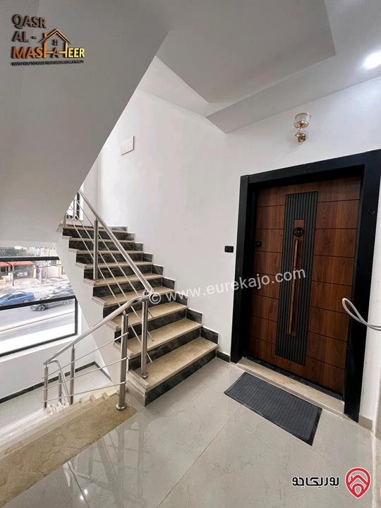 شقة مميزة طابق ثاني مساحة 120م للبيع بالاقساط في عمان - الجبيهة 