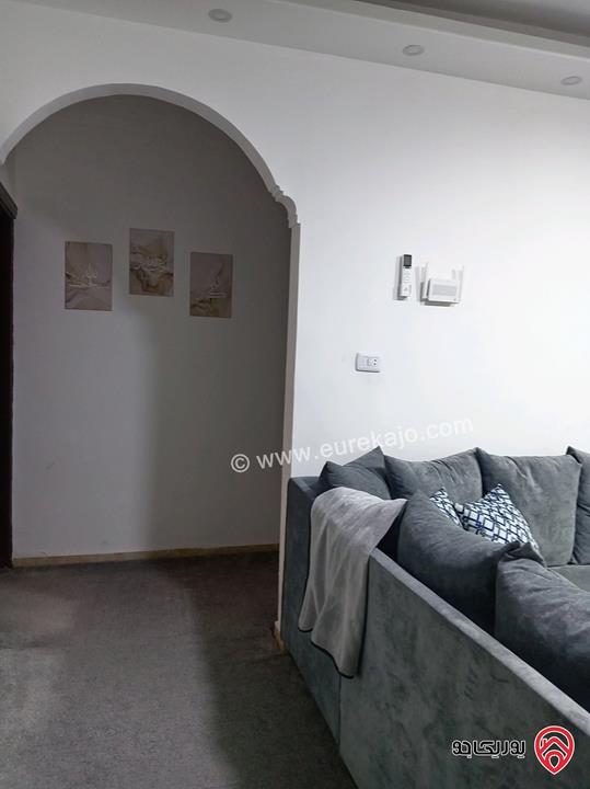 شقة أرضية مساحة 150م داخلي و 90م خارجي للبيع في عمان - ام نوارة 