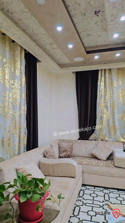منزل طابقين مساحة الارض 860م ومساحة البناء 440م مرخص للبيع في عمان - خريبة السوق العلكومية 