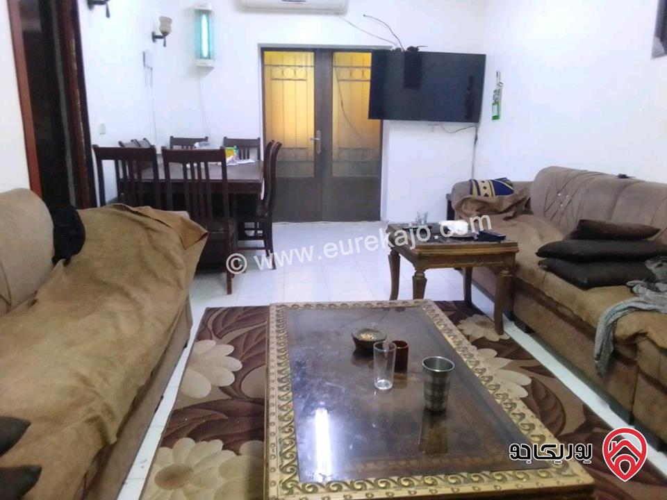 شقة طابق تسوية مساحة 101م للبيع في الزرقاء - جبل طارق