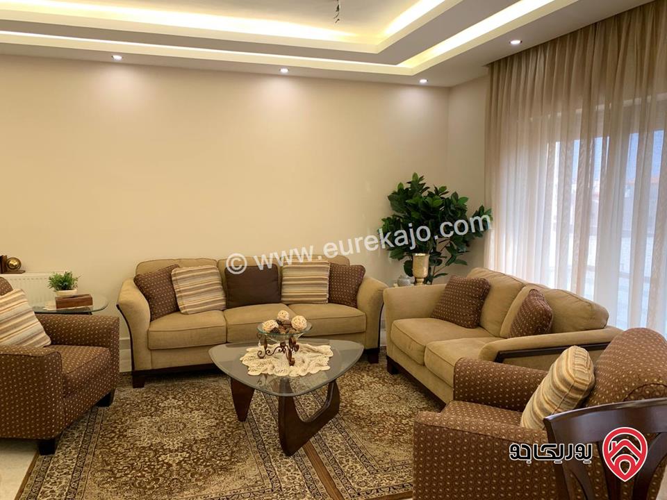 شقة فاخرة اخير مع روف 160م + 140م روف وترس للبيع في عمان - الجبيهة