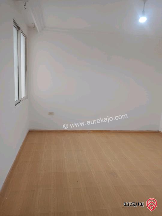 شقة تسوية مفرغة مساحة 165م داخلي و 60م خارجي للبيع في اربد