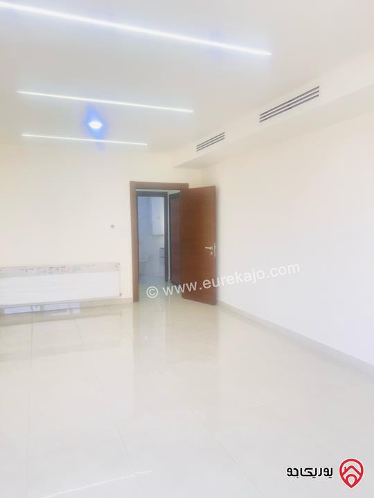 شقة للبيع في عمان مساحه 240 متر طابق اول - ام السماق خلف ستي مول ومكة مول   
