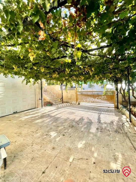 فيلا مساحة 500م على أرض 1157م للبيع في عمان - الجبيهة ضاحية الإمام الغزالي 