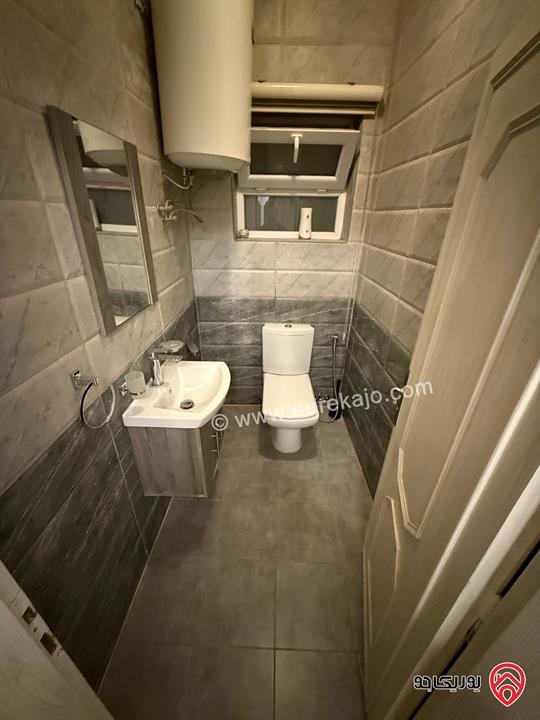 شقة مساحة 170م طابق ثاني مع مصعد عمارة هادئة عائلات للإيجار  في عمان - دير غبار