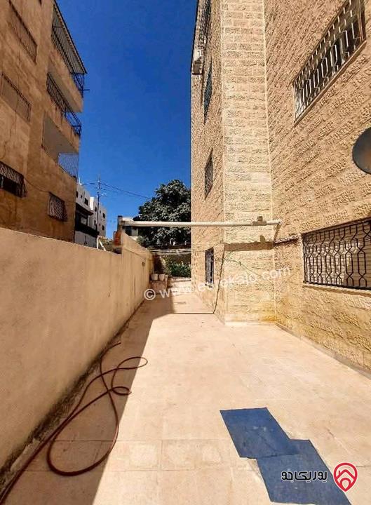 شقة طابق أرضي مساحة 133م داخلي و 30م خارجي للبيع في عمان - البيادر