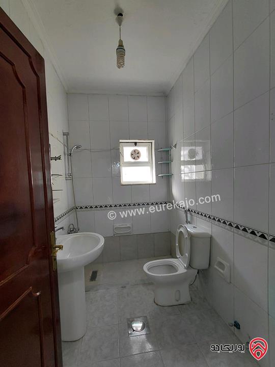 شقة فارغة أرضية مساحة 400م داخلي و 200م خارجي للايجار في عمان - خلدا 