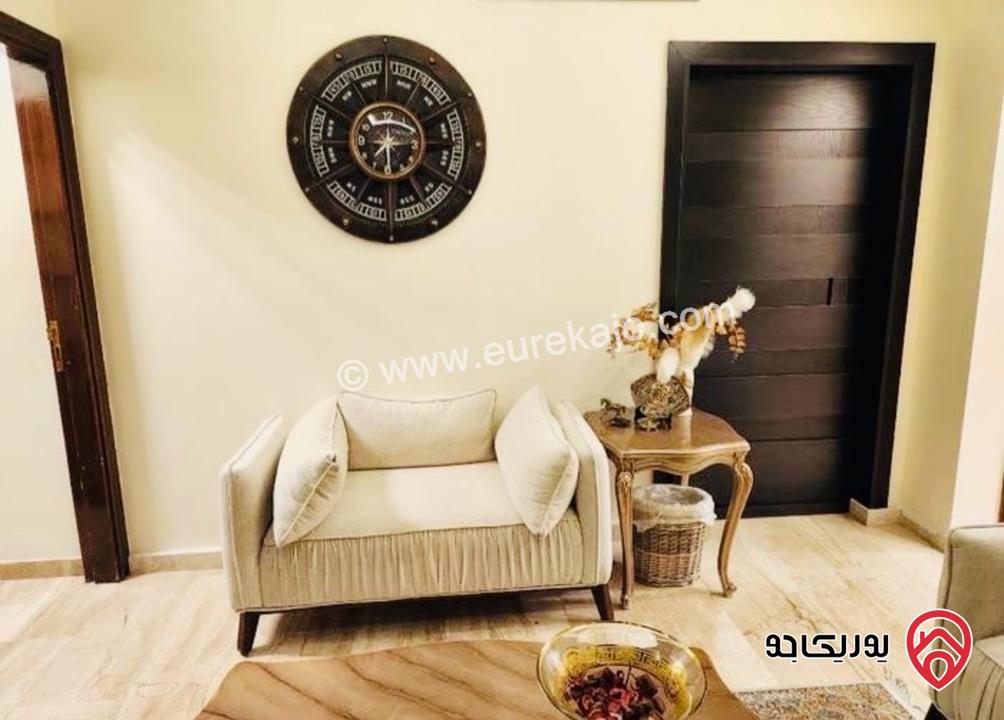 شقة طابق أرضي على مستوى الشارع مساحة 200م للبيع في عمان - خلدا 