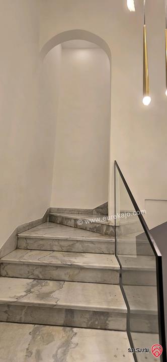 شقة تربلكس مساحة 469م داخلي و 150م خارجي للبيع في عمان - عبدون