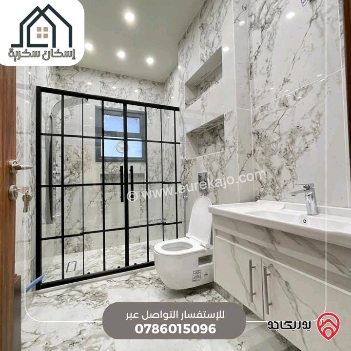 فلل متلاصقة مساحة 250م على أرض 450م للبيع في اربد - جحفية 