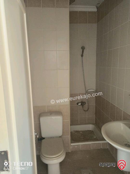 شقة طابق ثالث اخير مساحة 113 متر للبيع في الزرقاء - مدينة الشرق المرحلة الثانية 