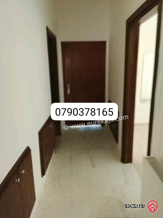 شقة أرضية مساحة 200م داخلي و 150م خارجي للايجار في عمان - الشميساني