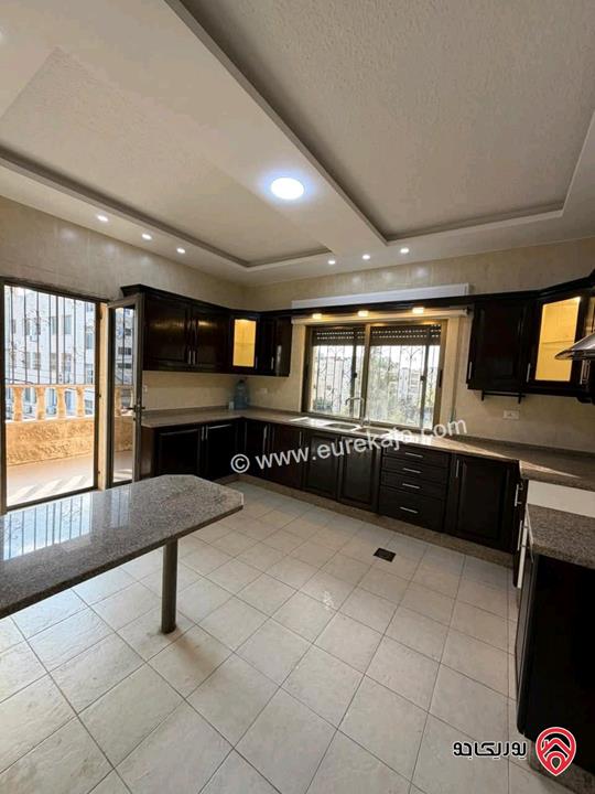 شقة فخمة مساحة 180م طابق أول للبيع في عمان - خلدا 